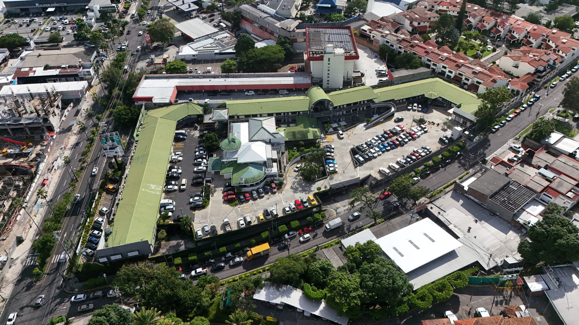 Vista a&eacute;rea del Centro Comercial Loma Linda
